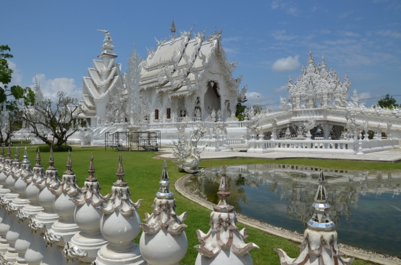 Der weiße Tempel ist einer der Hauptattraktionen in Chiang Rai